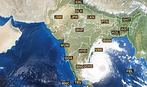 Cyclone Vardah of 100 kmph takes aim, Chennai on crosshairs