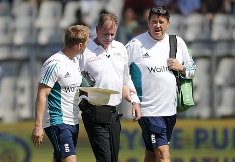 Umpire Paul Reiffel (C) | AP