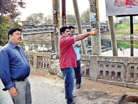 Officials Focus on Traffic Issues Ahead of Pushkarams