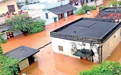 Sarada, Varaha rivers in spate, residential colonies flooded