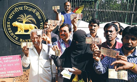 People with the demonetised notes were denied exchange at the regional office of the Reserve Bank of India (RBI) on Nrupathunga Road, Bengaluru | (Pushkar V | EPS)