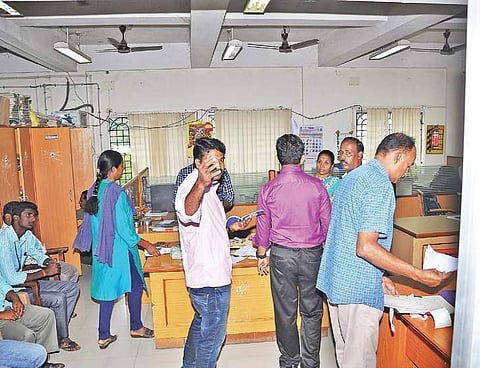Anti-corruption raids at Vellore Corporation office, seizes Rs 1.39 lakh