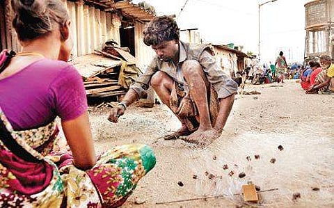Irula community members in Sadayankuppam, Tamil Nadu | P JAWAHAR