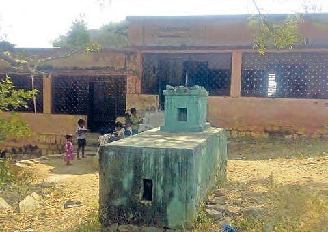 The tombs in front of the houses in Ayyakonda village of Kurnool district | Express