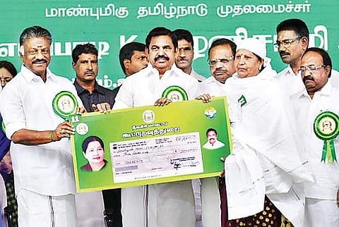 CM Edappadi K Palaniswami (centre) with Deputy CM O Panneerselvam (left) in Ooty on Saturday | Express