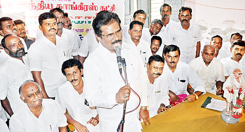President of Tamil Nadu Congress Committee Thirunavukkarasar speaking at an event. (File|EPS)