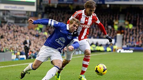 Everton winger Gerard Deulofeu (L) | AP