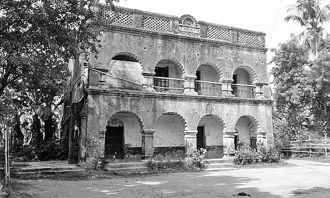 The dilapidated house of social reformer Gourishankar Ray in Dikhitpada village