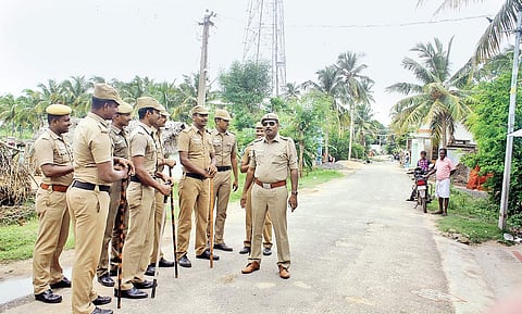 A team of RAF police deployed at Thenkanimalai Colony