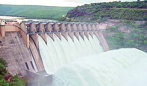 Dipping water level worries farmers