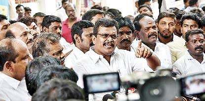 Tamil Nadu Governor must expedite floor test, say legal eagles
