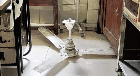 The ceiling fan which came crashing down in Government Maternity Hospital at Sultan Bazar in Hyderabad on Saturday night injuring a woman | Sathya keerthi