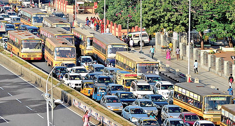 Bus service in full swing near Marina Beach on Friday | D SAMPATH KUMAR