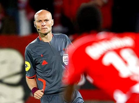 Referee Tony Chaperon | Photo: AP