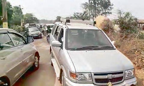 Major crackdown More than 1,000 cases were registered against 1,658 persons in Krishna district 4,700 cases were registered in both rural and urban limits of Guntur district 722 cases were registered against 2,805 persons in West Godavari district Around