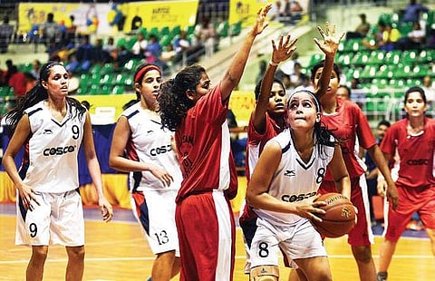 Delhi’s Pratima Singh (front right) in action on Thursday | d sampathkumar
