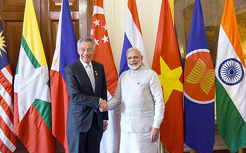 Prime Minister Narendra Modi greets his Vietnamese counterpart Nguyen Xuan Phuc at Rashtrapati Bhavan in New Delhi on Thursday. | PTI