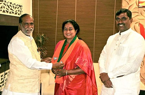 Padmini Reddy joining BJP earlier in the day of 12 October 2018. (Photo | Muralidhar Rao/ Twitter)