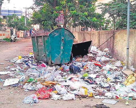 Uncleared garbage on the roads of Pallavaram. | Express Photo Services