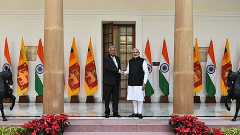 PM Narendra Modi met his Sri Lankan counterpart Ranil Wickremesinghe (Photo: Twitter / @narendramodi)