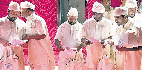 Priosoners at Central Jail, Parappana Agrahara.