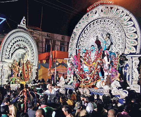 Idols of Goddess Kali being taken for immersion in Cuttack on Saturday | Rashmiranjan Mohapatra