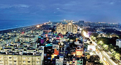 Sky is seen clouded as northeast monsoon started its spell, at Foreshore Estate in the city on Thursday | ashwin prasath