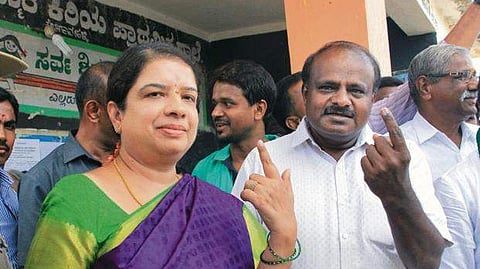 Karnataka chief minister H.D. Kumaraswamy with wife and former MLA Anitha Kumaraswamy.