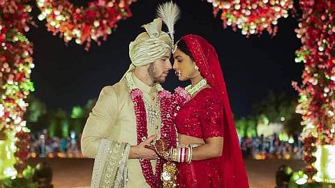 Priyanka Chopra, Nick Jonas are all things cute in this new video!