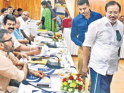 V Muralidharan MP wearing a black badge during the MPs’ meeting in Thiruvananthapuram on Saturday | B P Deepu