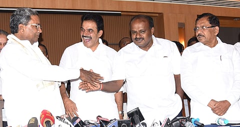 JD(S) leader and Karnataka Chief Minister HD Kumaraswamy with Congress leaders (File Photo | EPS/Vinod Kumar)