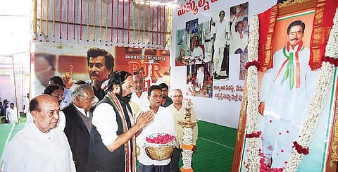 TPCC president Uttam Kumar Reddy pays tributes to former minister and ex-MLA of Khairatabad P Janardhan on his 11th Death Anniversary, in Hyderabad on Friday | vinay madapu