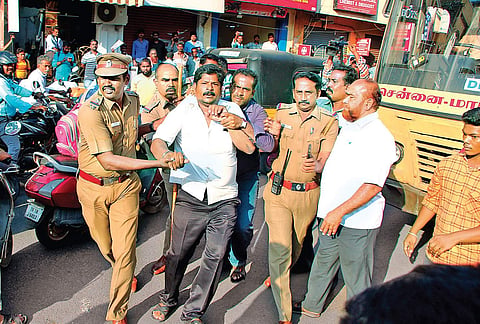 A number of Aircel users protest in front of the office near Washermanpet demanding smooth service | Express