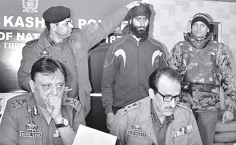 ADGP Munir Khan parades an arrested accused before the media | zahoor punjabi