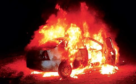 A Christian priest’s car was set ablaze by right-wingers in Satna, MP | Express