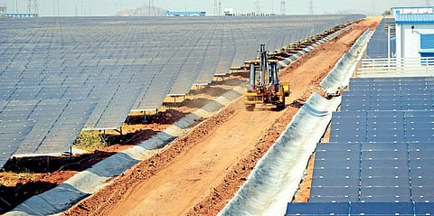 Chief Minister Siddaramaiah inaugurated the first phase of Pavagada Solar Park at Pavagada in Tumakuru district on Thursday | Pushkar V
