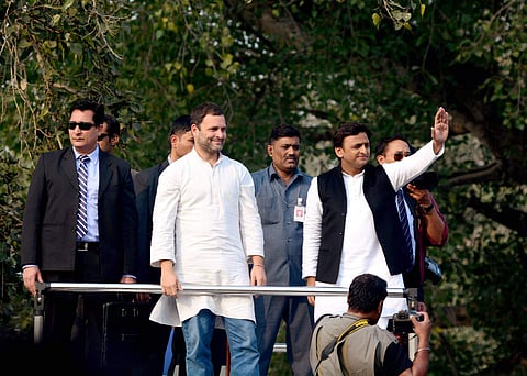SP seems to have taken a lesson from the 2017 assembly polls where they forged an alliance with the Congress and are not keen in repeating the same in 2019. (Photo: PTI file image of Congress leader Rahul Gandhi and SP president Akhilesh Yadav during a 20