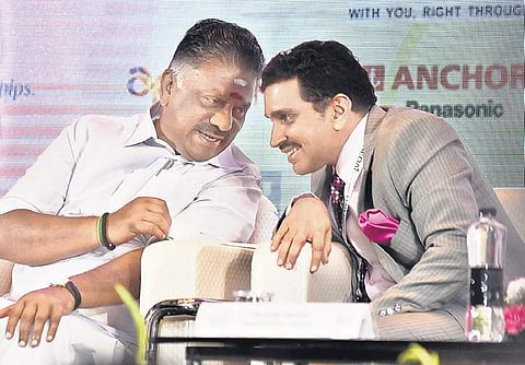 Deputy CM O Panneerselvam sharing words with Ajith Chordia, president, CREDAI Tamil Nadu during ‘CREDAI Statecon 2018’ in the city on Friday | ashwin prasath