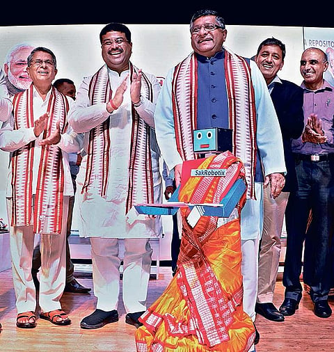 Union Ministers Ravi Shankar Prasad and Dharmendra Pradhan at STPI ELITE. Also seen is Science and Technology Minister Badrinarayan Patra | Irfana