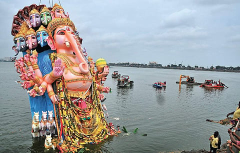 Immersion of Ganesh idol in Hussainsagar lake (Photo |EPS)