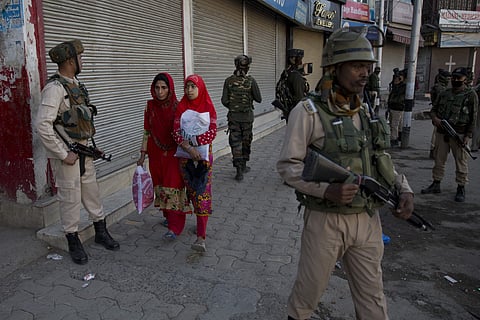 Some 40 lakh postpaid mobile phones have become operational in Kashmir Valley from Monday noon. (Photo | AP)