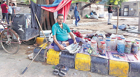 Notwithstanding his hardship in daily life, Narender Chahar feels that the world of theatre and films is open for all, be it rich or poor. (Photo | EPS/Arun Kumar)