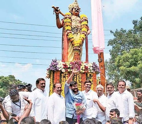 Actor K Chiranjeevi unveils the statue at Tadepalligudem on Sunday | EXPRESS