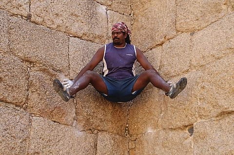Kothi Raja performing for onlookers at Chitradrga Rock Fort | Pics/shimoga nandan
