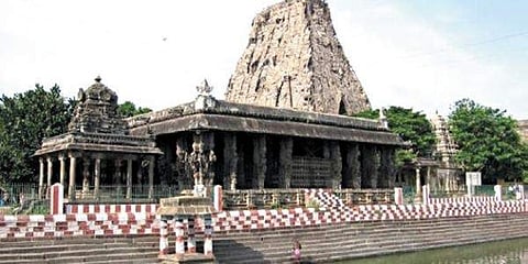 Heated arguments between Brahmin sects over singing hymns in Kanchi temple