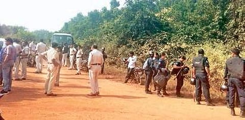 Police force deployed at Talabira village for felling of trees | Express