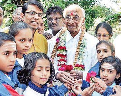 Ko Channabasappa with children