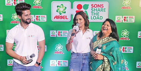 Shoulder responsibilities and take care of each other: Ravi Dubey, Sargun Mehta
