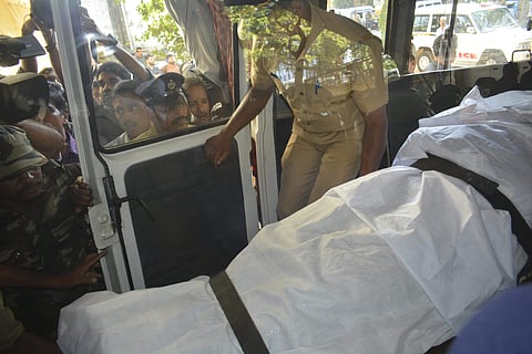 Body of slain Maoist leader CP Jaleel being brought to Kozhikode Medical College for postmortem (Photo | Manu R Mavelil/EPS)