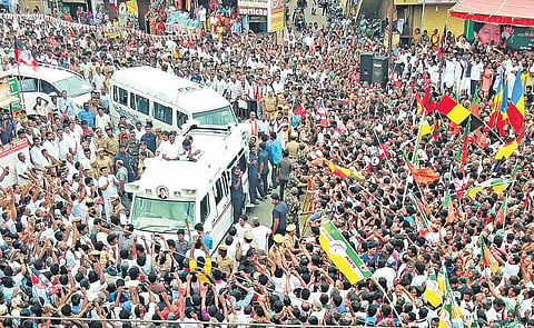 Chief Minister Edappadi K Palaniswami campaigning for Erode candidate G Manimaran at Sathyamangalam on Monday | Express